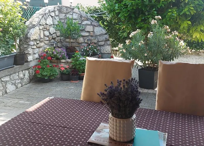 아파트 Tini 블로톤퓌레드